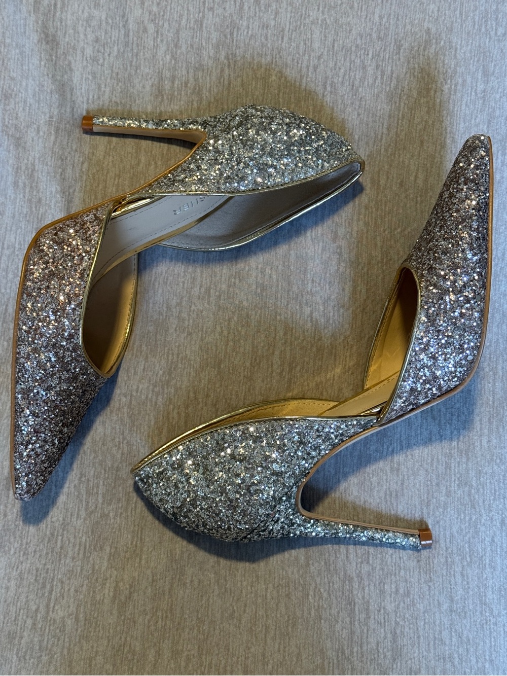 Marc Fisher Champagne Silver Glitter Pointed Toe D’Orsay Pumps Heels Size 6.5 4”